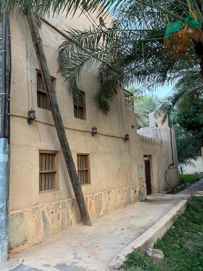 Mall Aldakhil House Al Ḩamrāʼ 外观 照片